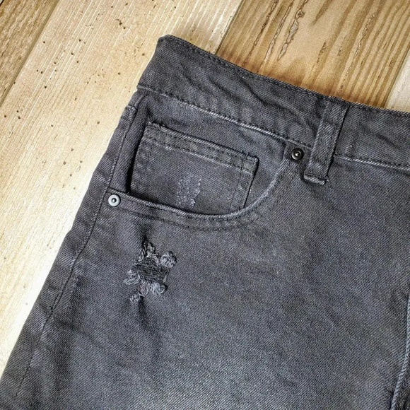 No Boundaries Raw Hem Cutoff Jean Shorts Distressed Black Size 15 Juniors - Picture 9 of 12